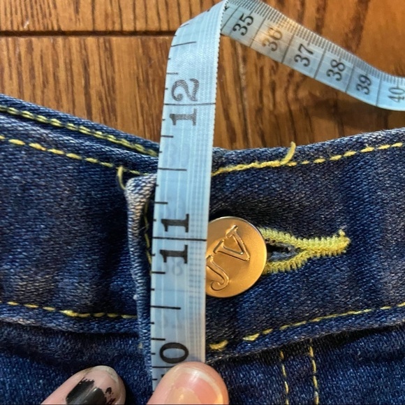 Vintage high-waisted dark wash women’s straight leg mom jeans in size 14 - Picture 14 of 15